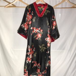 Jones New York Oriental Nightgown Size Medium